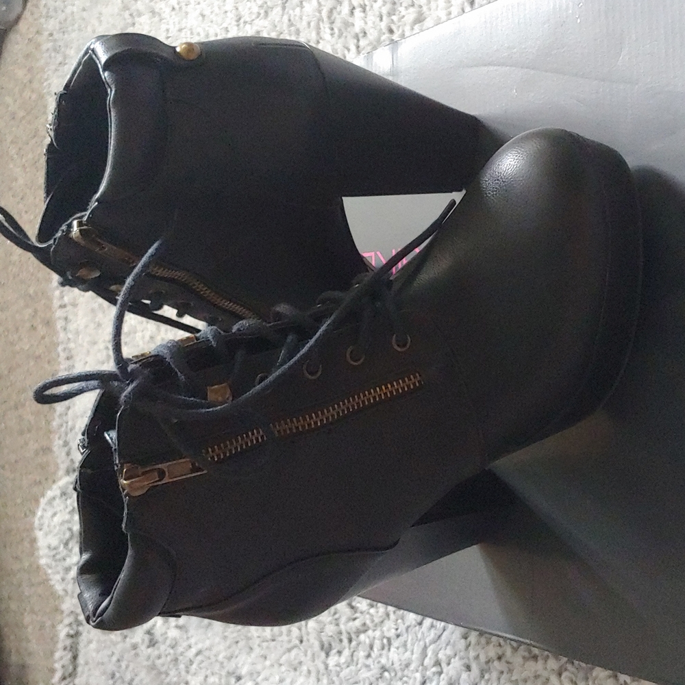 Black Booties Size 7M